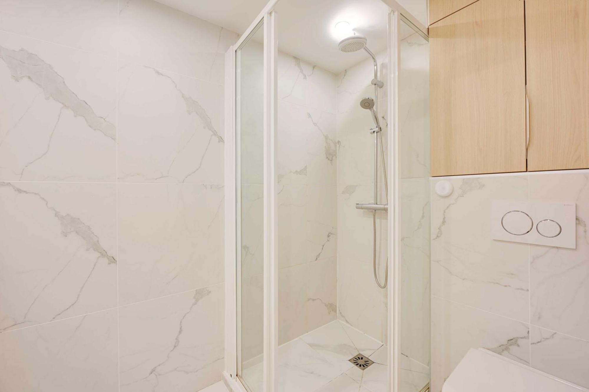 Beautiful Apt -1Br-4P- Tour Eiffel - Invalides Paris Bagian luar foto